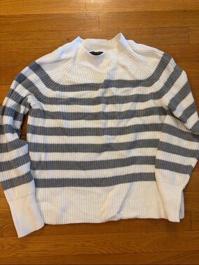Banana Republic White Crewneck Knit Sweater with Subtle Gray Stripes